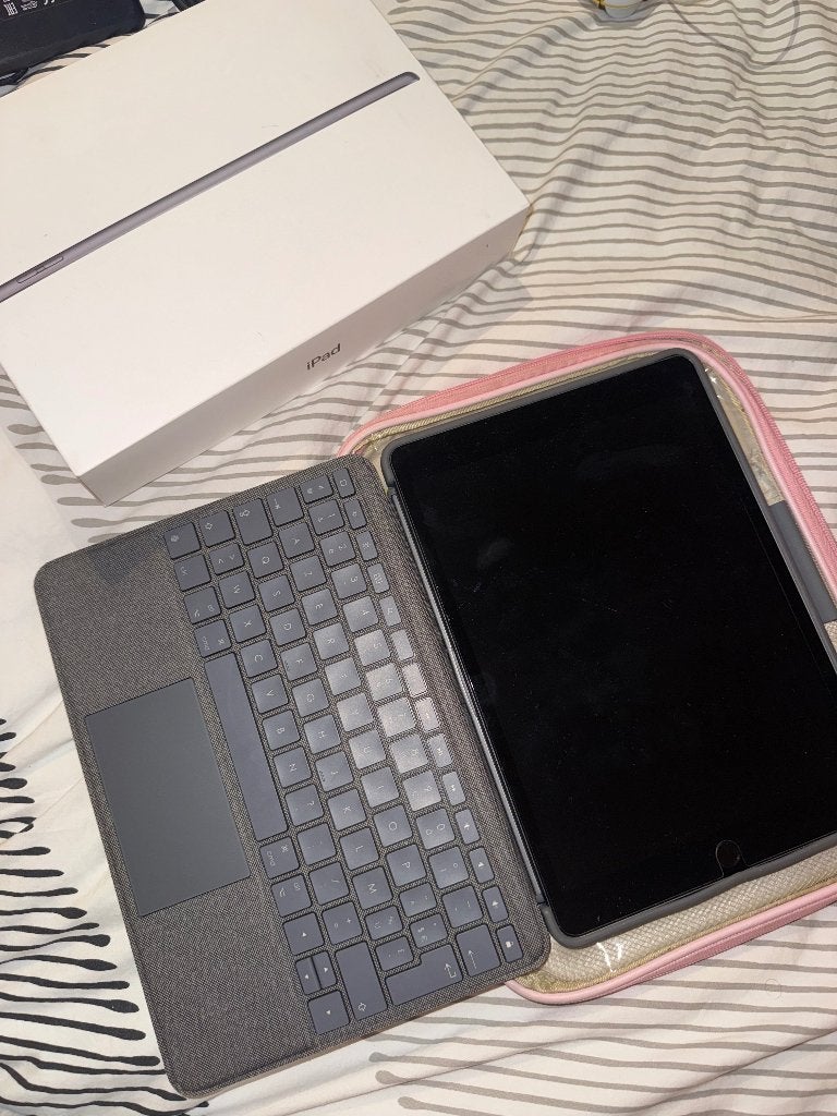 iPad 9e gen 64 Go + Apple Pencil + Logitech Combo Touch, Computers en Software, Apple iPads, Gebruikt, Apple iPad, Wi-Fi, 10 inch