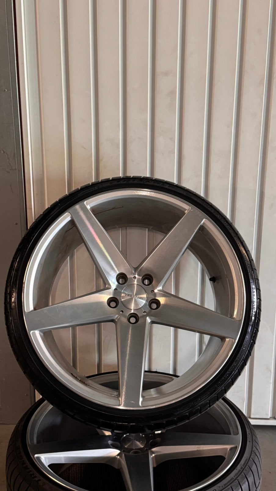 VEEMAN V-FS8 20’’ PNEU NEUFS, Autos : Pièces & Accessoires, Pneus & Jantes, Neuf, Pneus et Jantes, 255 mm, Véhicule de tourisme