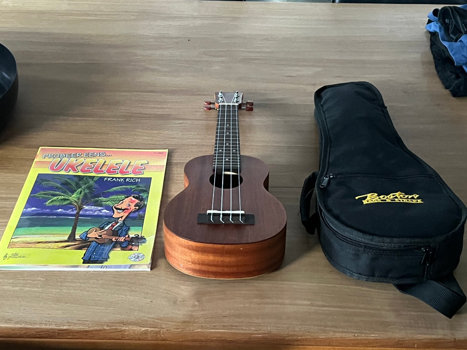 Ukelele, Ophalen, Zo goed als nieuw, Met koffer