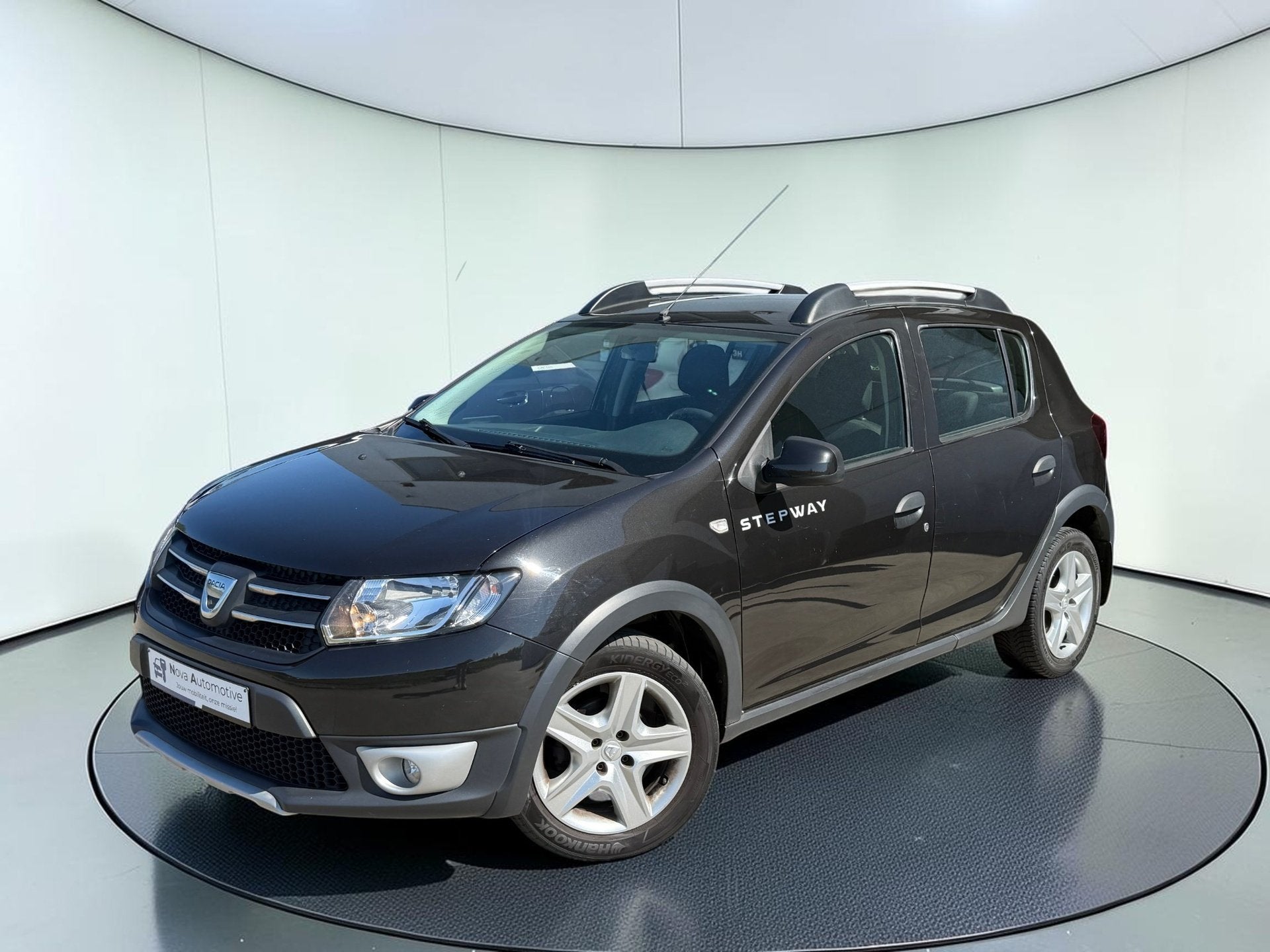 Dacia Sandero Stepway 0.9i, 2014, Airco, Navi, PDC + 12m Gar, Voorwielaandrijving, Stof, Gebruikt, Zwart