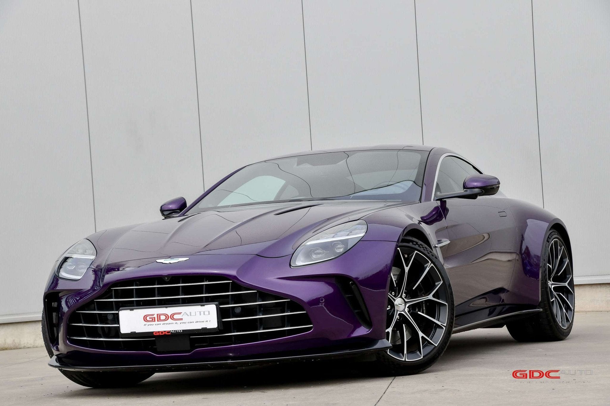 Aston Martin Vantage Coupé I PPF I Storm Purple, Autos, Cuir, Autres modèles, 3982 cm³, Entreprise