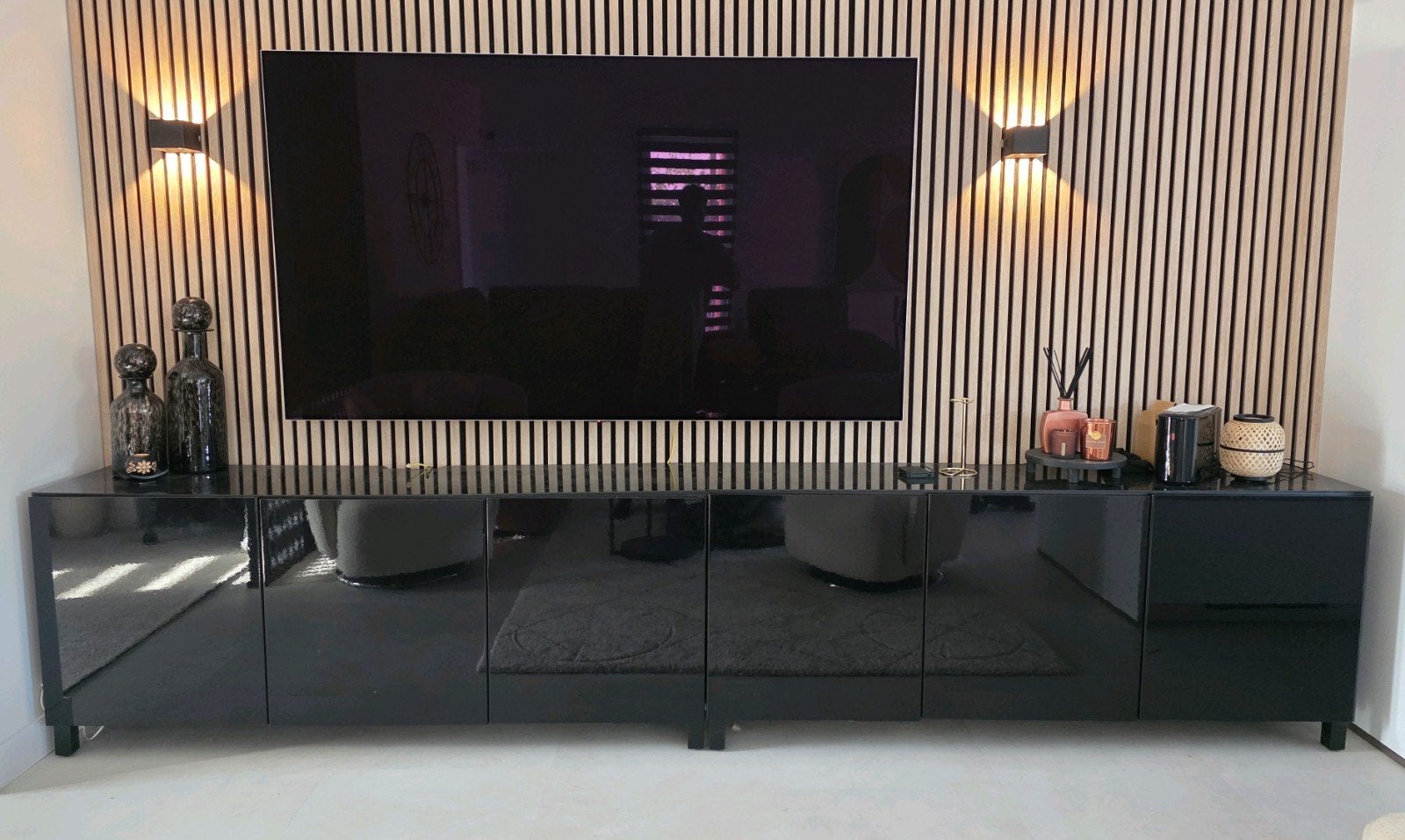 Glanzend zwart design tv-meubel — deelbaar in 2— In goede st, Huis en Inrichting, Kasten |Televisiemeubels, Ophalen