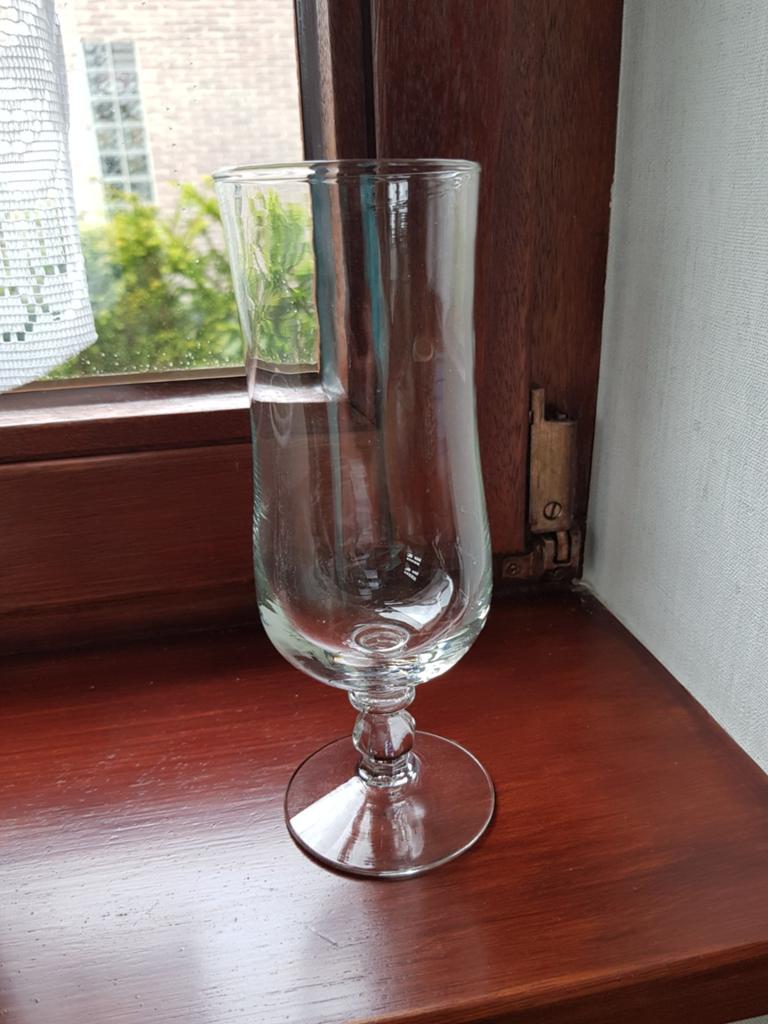 Set de 5 magnifiques verres sur pieds, Enlèvement ou Envoi