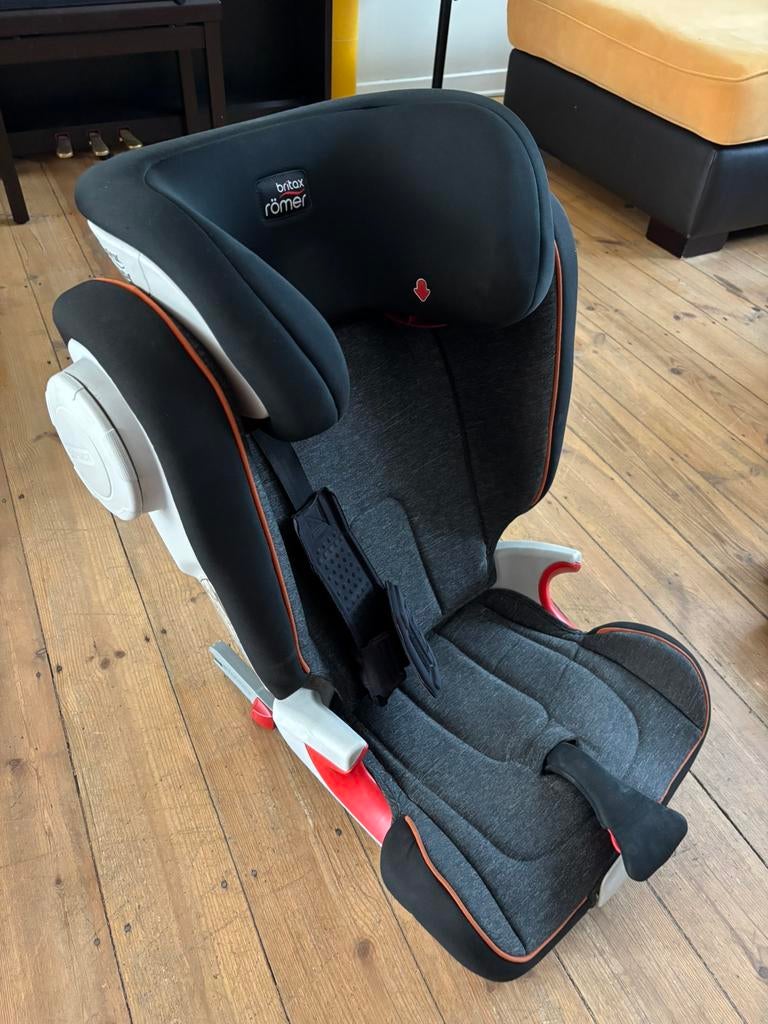 Römer Britax 15-36 kg autostoeltje, Ophalen, Zo goed als nieuw, 15 t/m 36 kg, Isofix