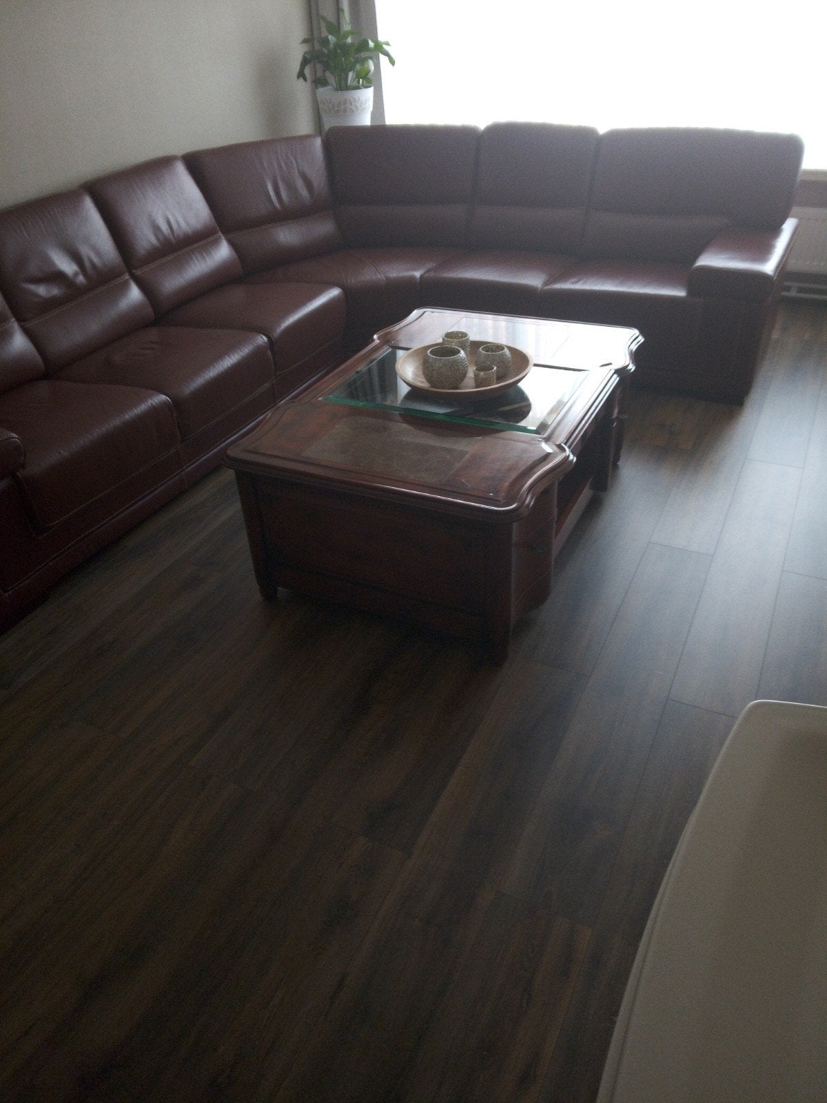 Hoeksalon met salontafel, Ophalen