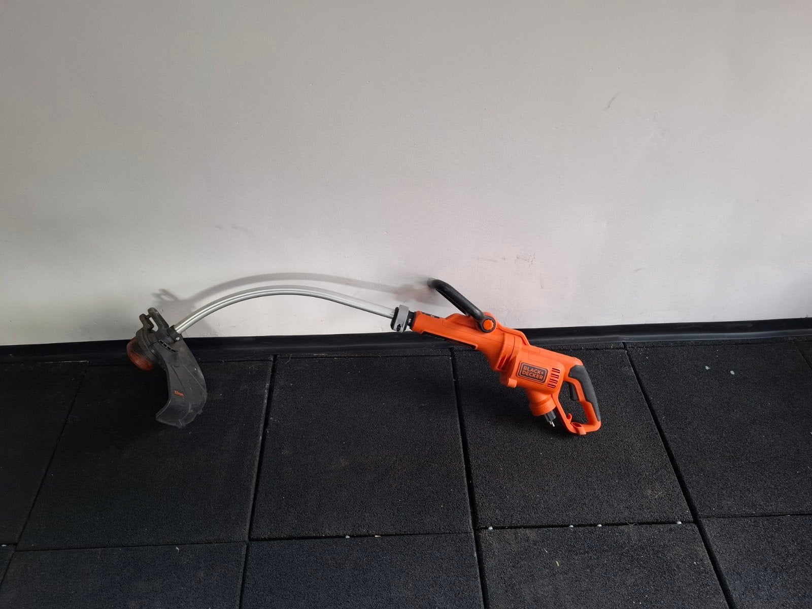 Kantmaaier Black Decker, Ophalen