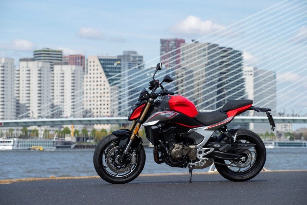 QJ Motor SRK 600, Motoren, 2 cilinders, Nieuw, Motorrijbewijs A, Meer dan 35 kW