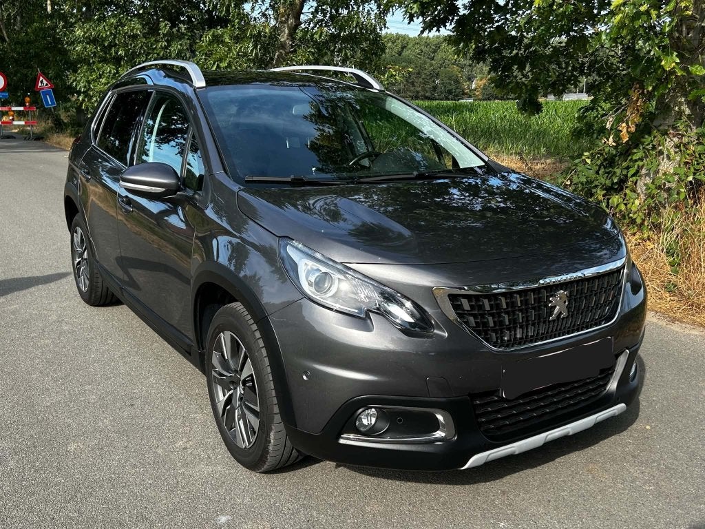 Peugeot 2008 1.2 Puretech Allure, Autos, Peugeot, Argent ou Gris, Achat, Noir, 5 portes