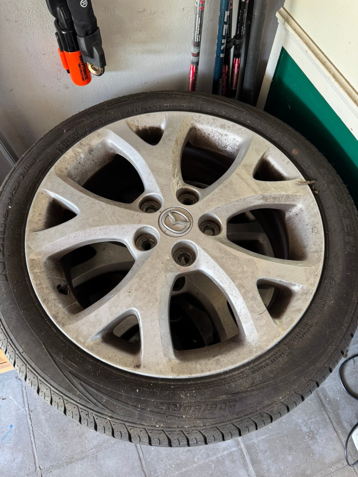 4 jantes Mazda d'origine, pneus compris, Autos : Pièces & Accessoires, Pneus & Jantes, Enlèvement, Pneu(s)