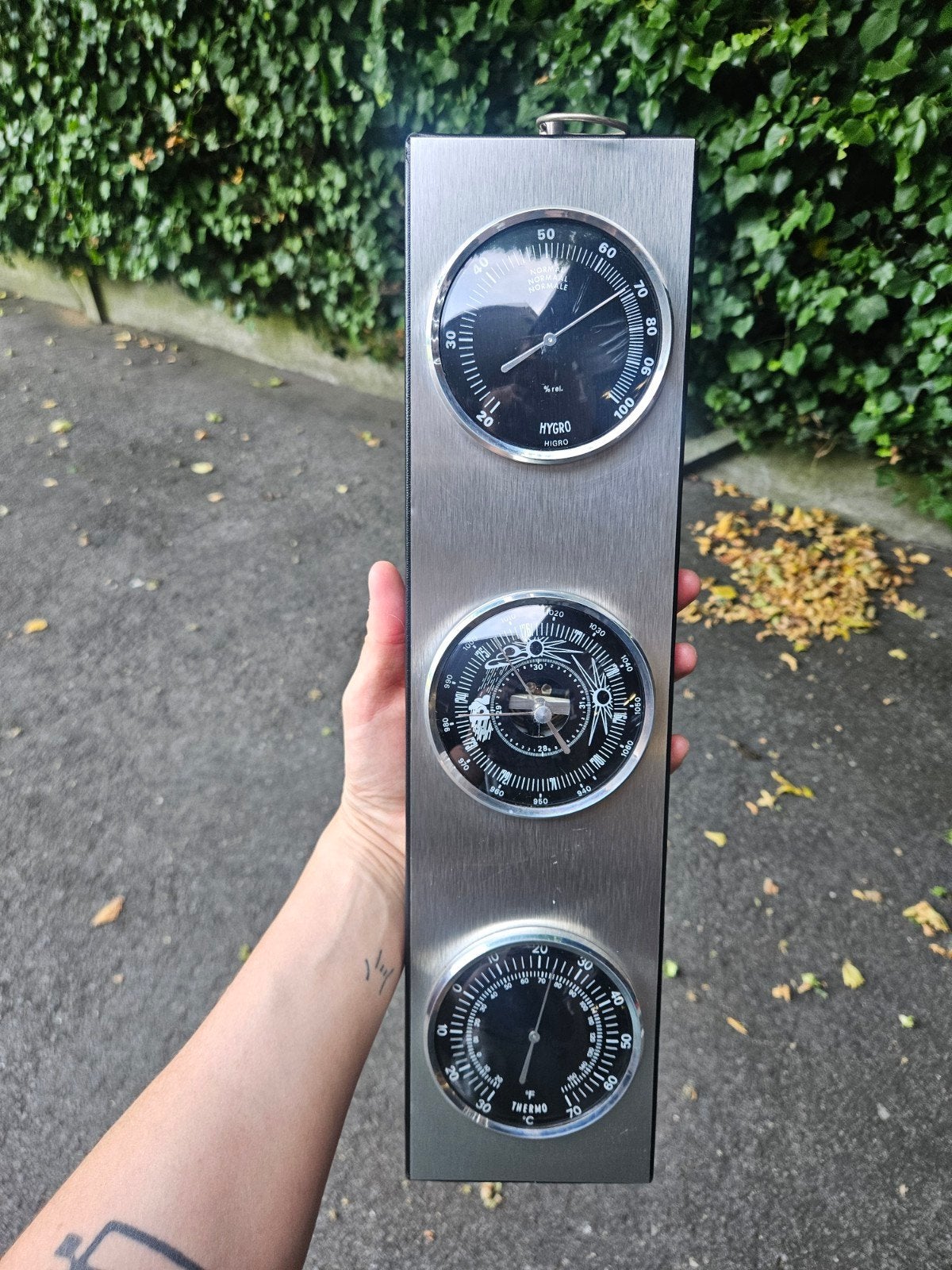 Antieke barometer, Ophalen