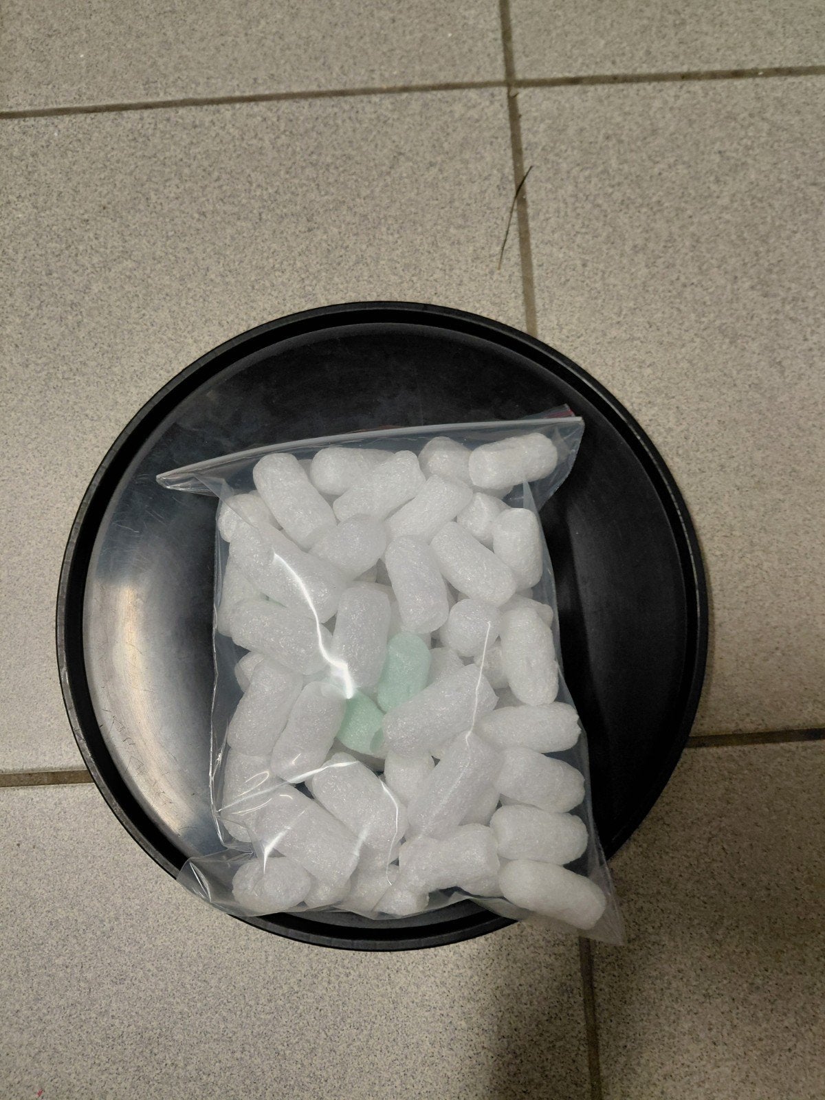 Zakje PVA wokkels, Enlèvement