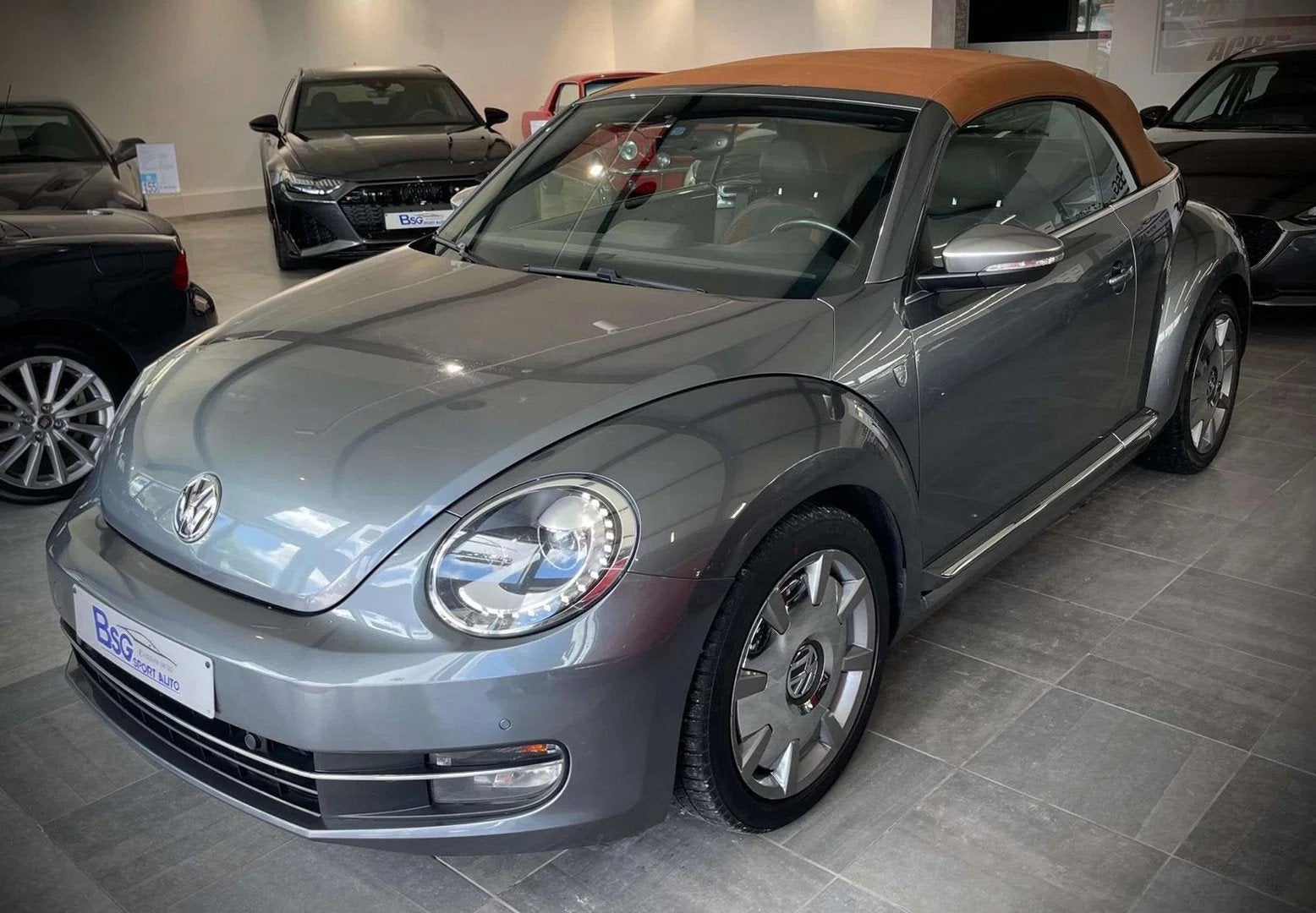 Volkswagen Beetle Cabriolet 1.2 TSI Karmann*GPS*FENDER*RADAR, Autos, 1197 cm³, 105 ch, Entreprise, Cabriolet