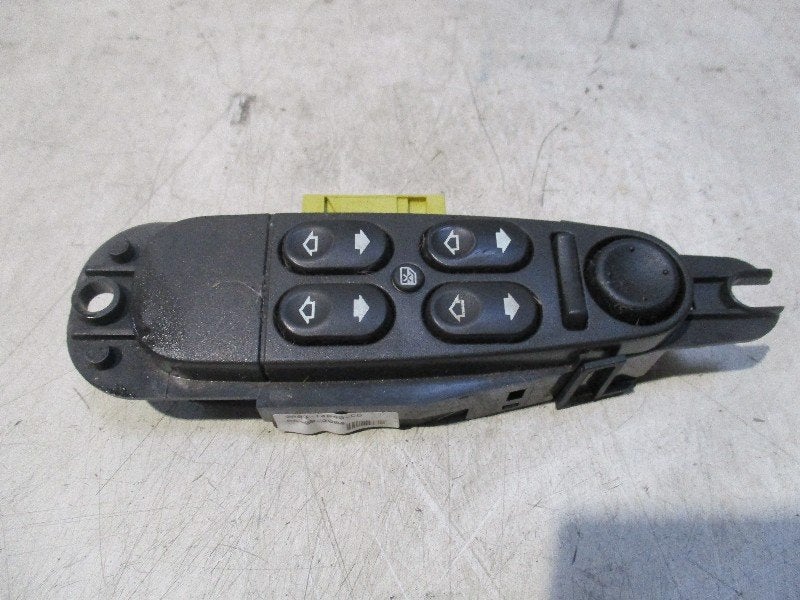INTERRUPTEUR D'ALIMENTATION VITRE AVANT GAUCHE (2r83-14540-c, Campus Kronberg 7
61476  Kronberg im Taunus, DE, Utilisé, Jaguar