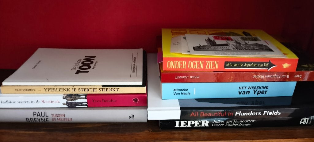 Lot boeken gelinkt aan Ieper en de Westhoek, Boeken, Ophalen, 20e eeuw of later, Zo goed als nieuw