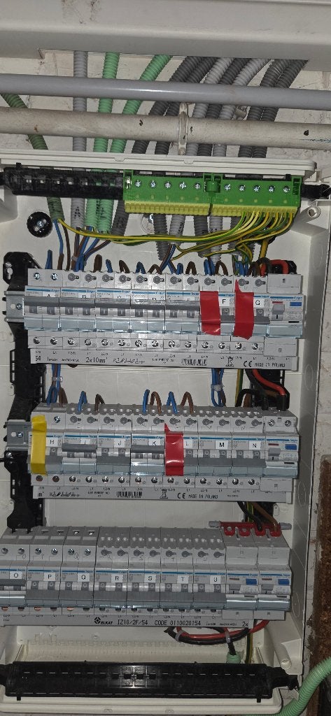 Dépannage Rapide sous 48h. Électricien (12 ans d'exp.), Services & Professionnels