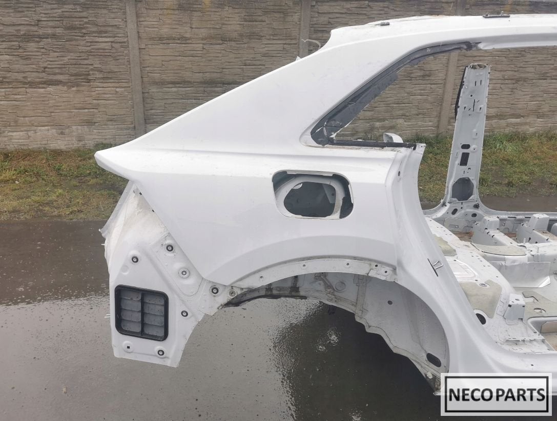 AUDI Q8 ACHTERSCHERM SNIJDEEL RECHTS  ALLES LEVERBAAR!!!, Arrière, -, Haillon arrière, Audi