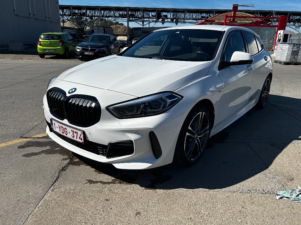 Knappe bmw 116d automaat M-pack Harman cardon, Autos, BMW, Cuir, Phares entièrement LED, Achat, Euro 6