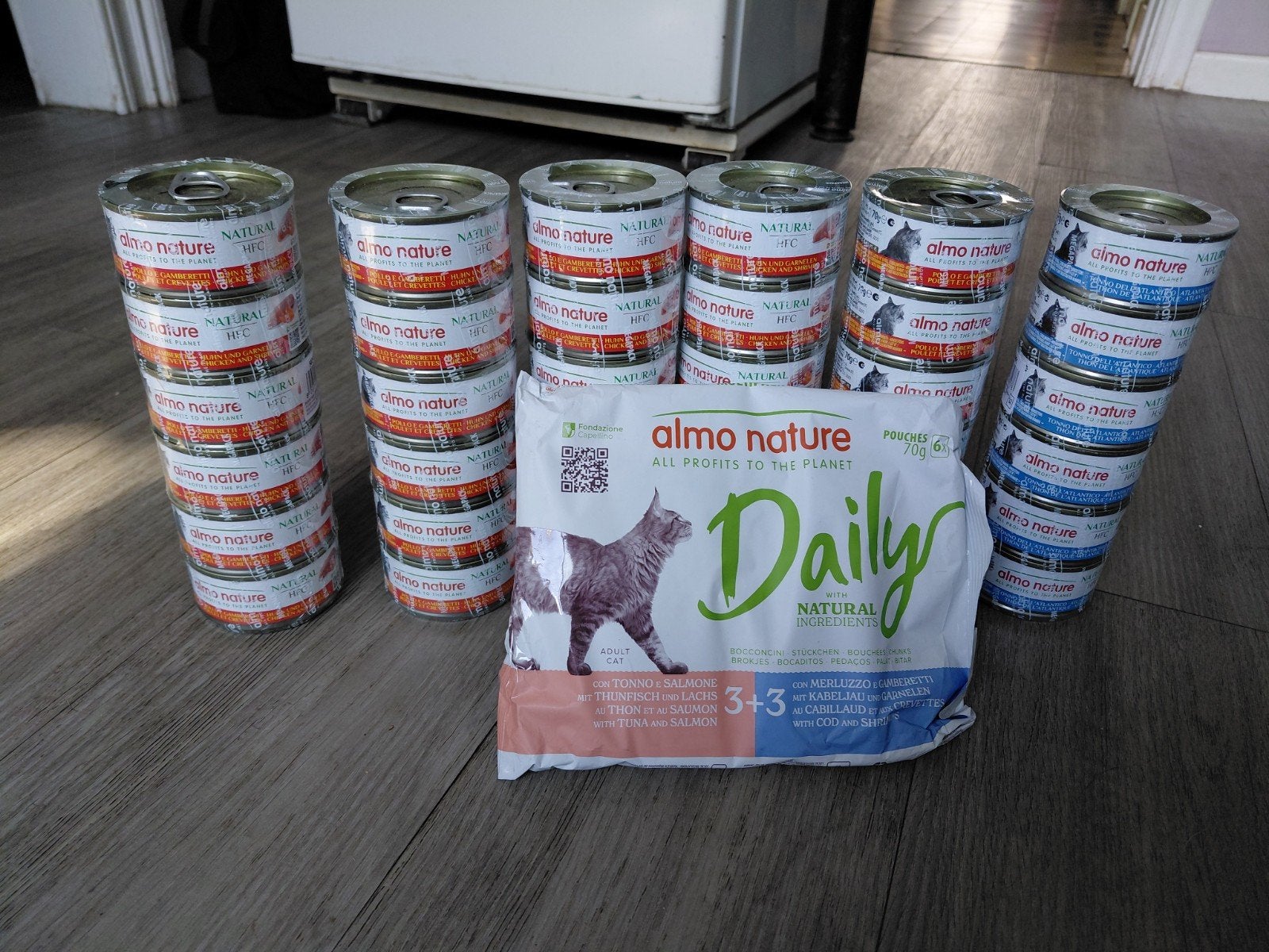 Boîte de thon, poulet, crevettes Alomo,+ sachets, Animaux & Accessoires, Enlèvement ou Envoi