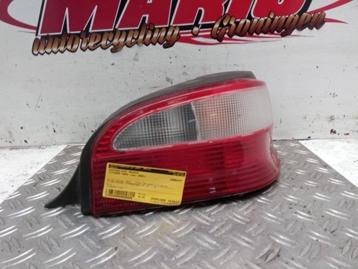 Feu arrière droit d'un Citroen Saxo, Autos : Pièces & Accessoires, -, 3 mois de garantie, Utilisé, -
