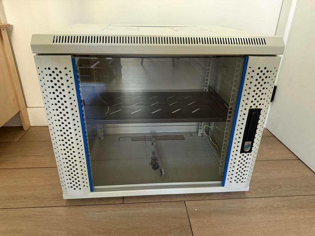 Patchkast wandmodel 19”, Computers en Software, Ophalen, Zo goed als nieuw