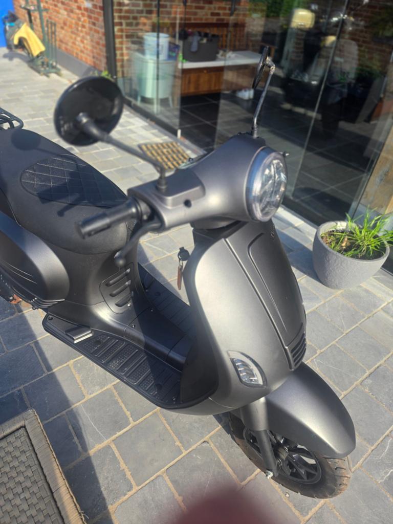 Mooie scooters, Ophalen