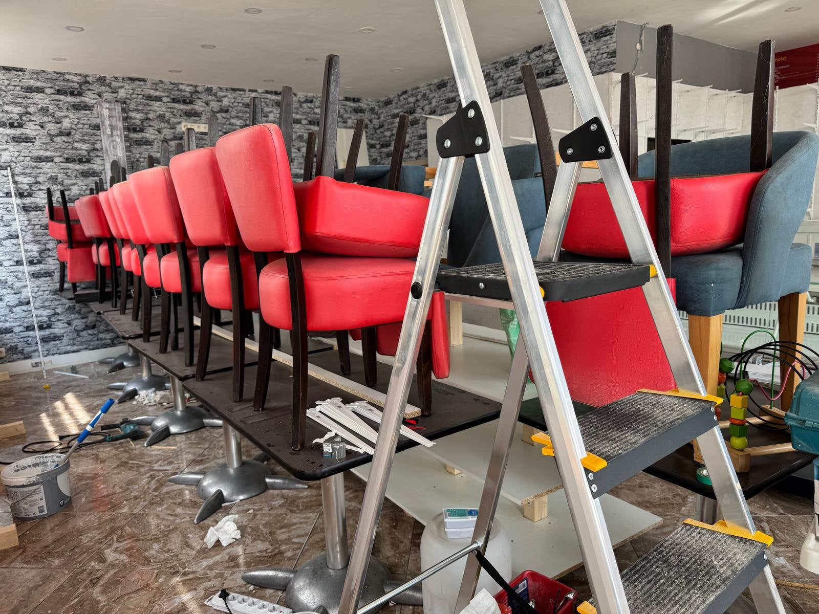 Horeca aparaten en stoelen en tafels, Zakelijke goederen, Ophalen, Gebruikt, Horecatextiel