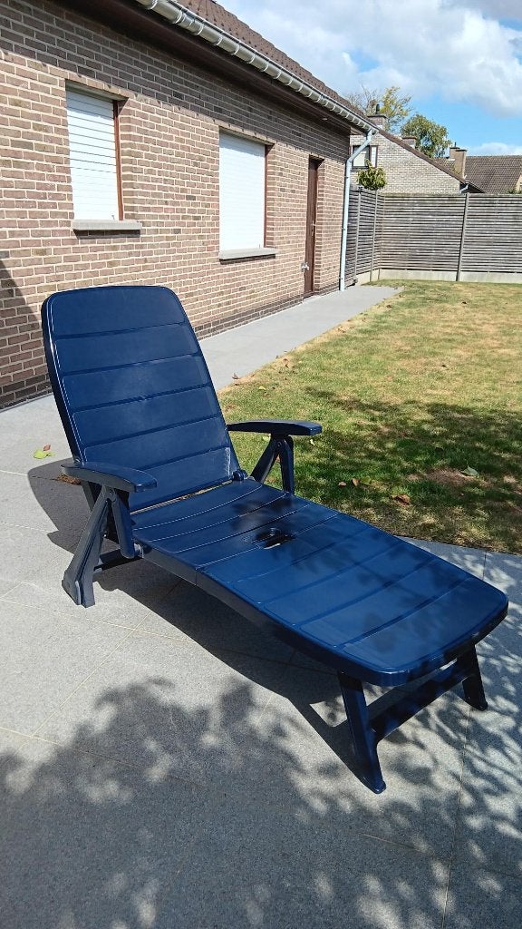 Verstelbaar ligbed met heel mooi kussen, Ophalen, Zo goed als nieuw, Plastic, Verstelbaar