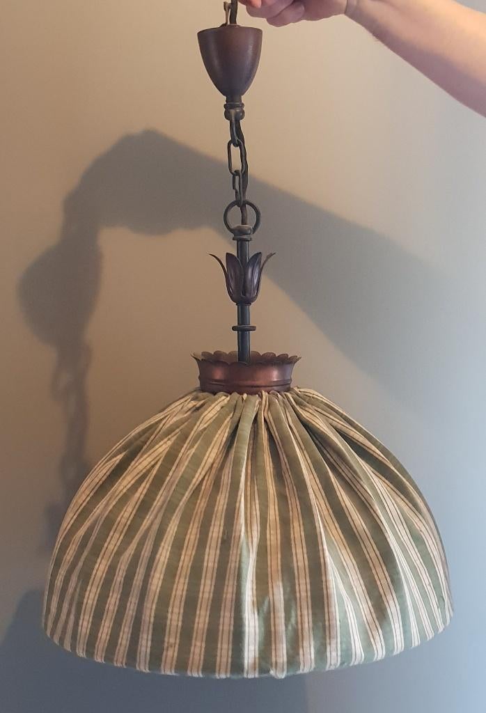 Ancienne lampe suspendue ancienne en cuivre et tissu., Antiquités & Art, Enlèvement ou Envoi