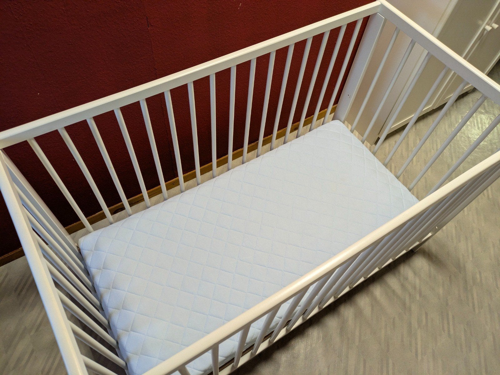 Babybed + matras en lakens, Kinderen en Baby's, Ophalen, Matras
