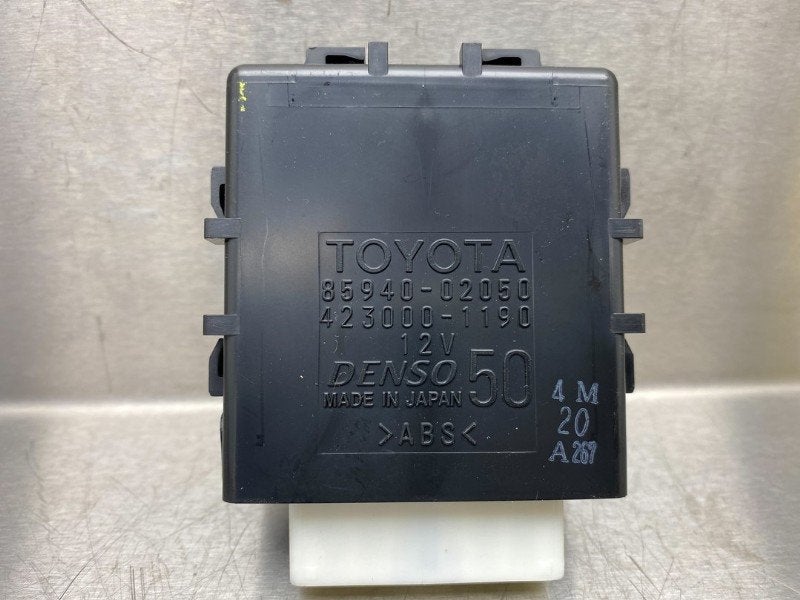 ORDINATEUR ESSUIE GLACE Toyota Auris (E15) (|8594002050|), Dhr. M. Roggen, Toyota, Stadsweg 37 37
9917 PV  WIRDUM GR., NL, Utilisé