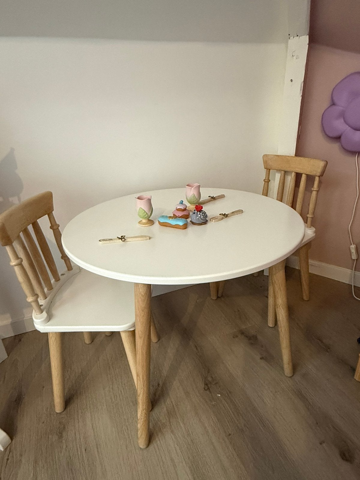 Speeltafel met stoelen, Ophalen, Zo goed als nieuw, Tafel(s) en Stoel(en)