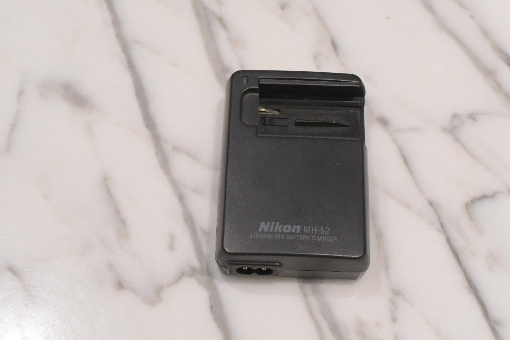 Nikon MH-52 lader voor EN-EL1, Ophalen of Verzenden, Gebruikt
