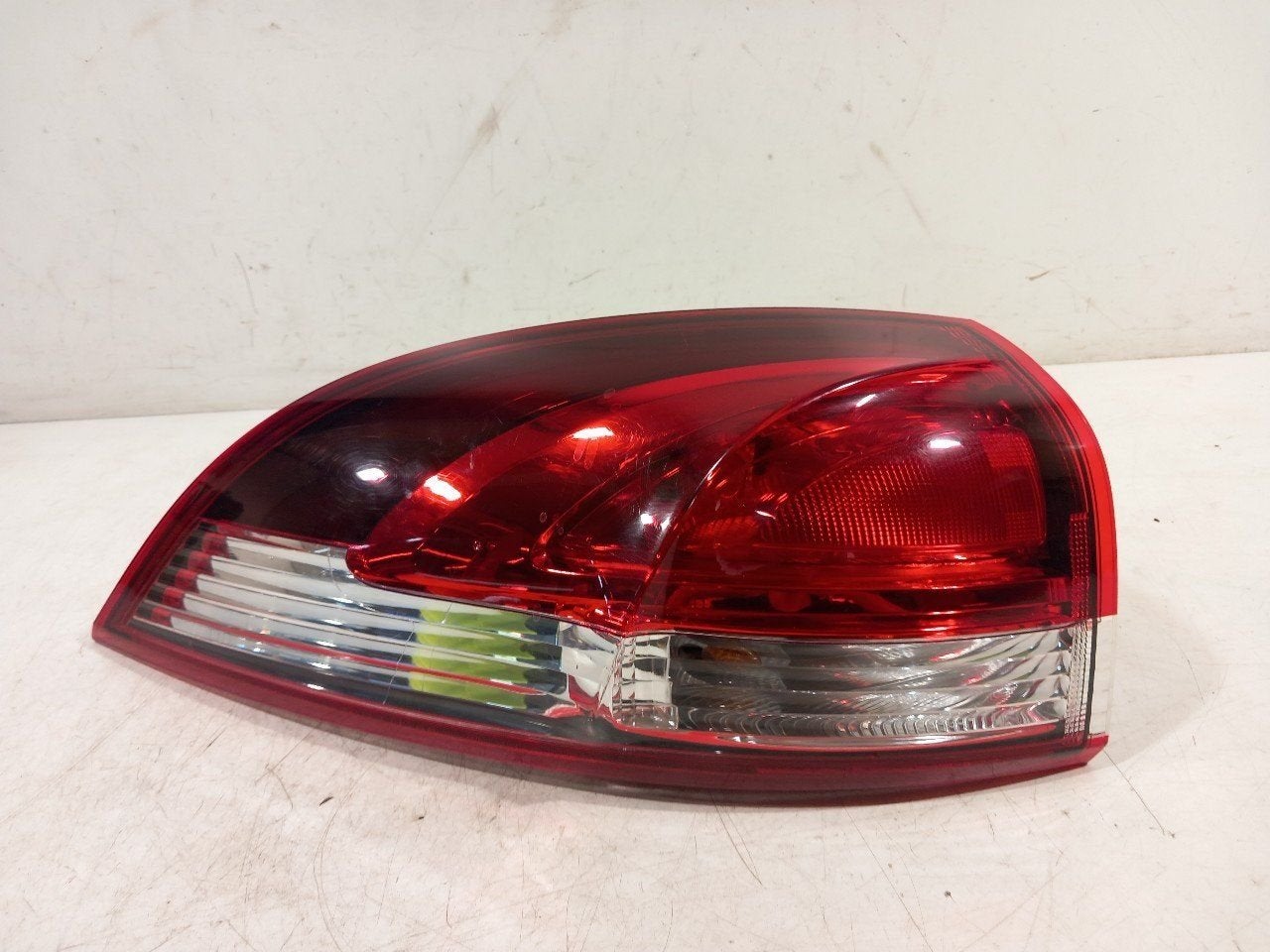 Achterlicht links buiten Renault Clio, Onderdelen@venauto.nl, Van der Ven Autorecycling B.V., Ettenseweg 76, 4706 PB Roosendaal, The Netherlands