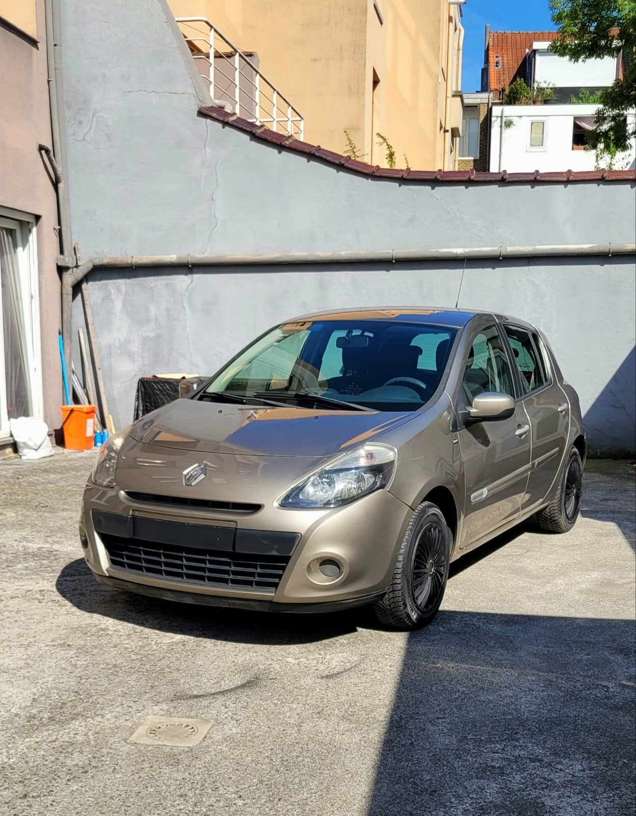 Renault Clio 3 lll 1.2 Essence 140.000km 2012, Auto's, Voorwielaandrijving, Stof, Zwart, Radio