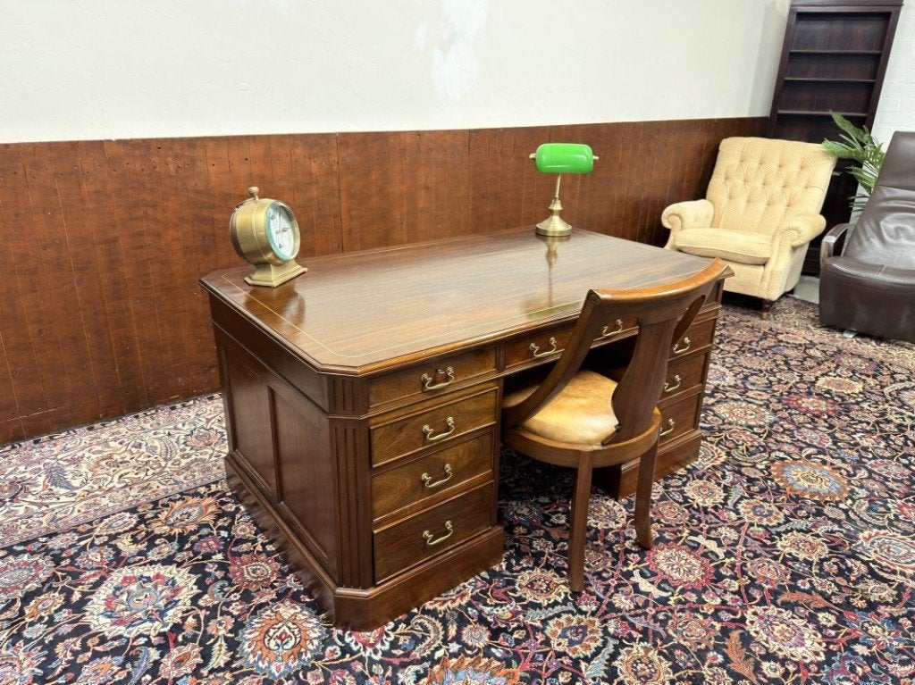 Klassiek Engels Bureau met Bureaustoel, Antiek en Kunst, Ophalen