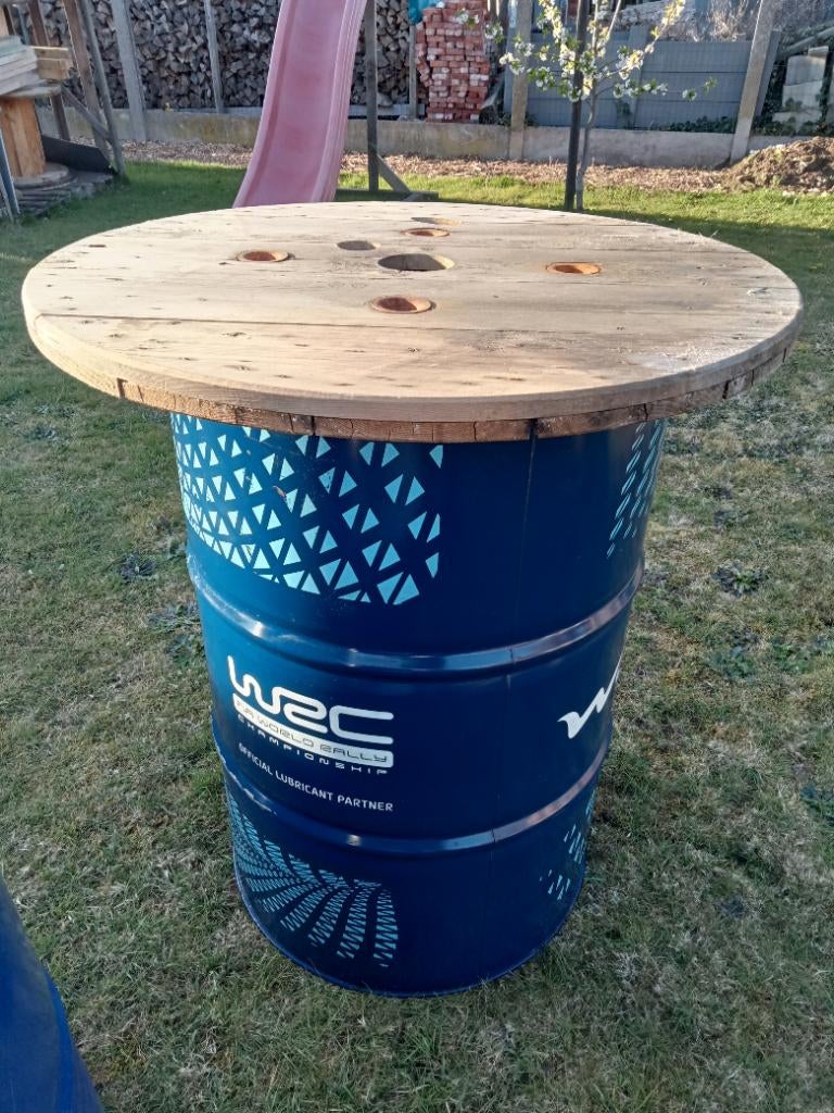 Olieton,olievat, statafel, tuintafel ,stookton, Ophalen, Zo goed als nieuw