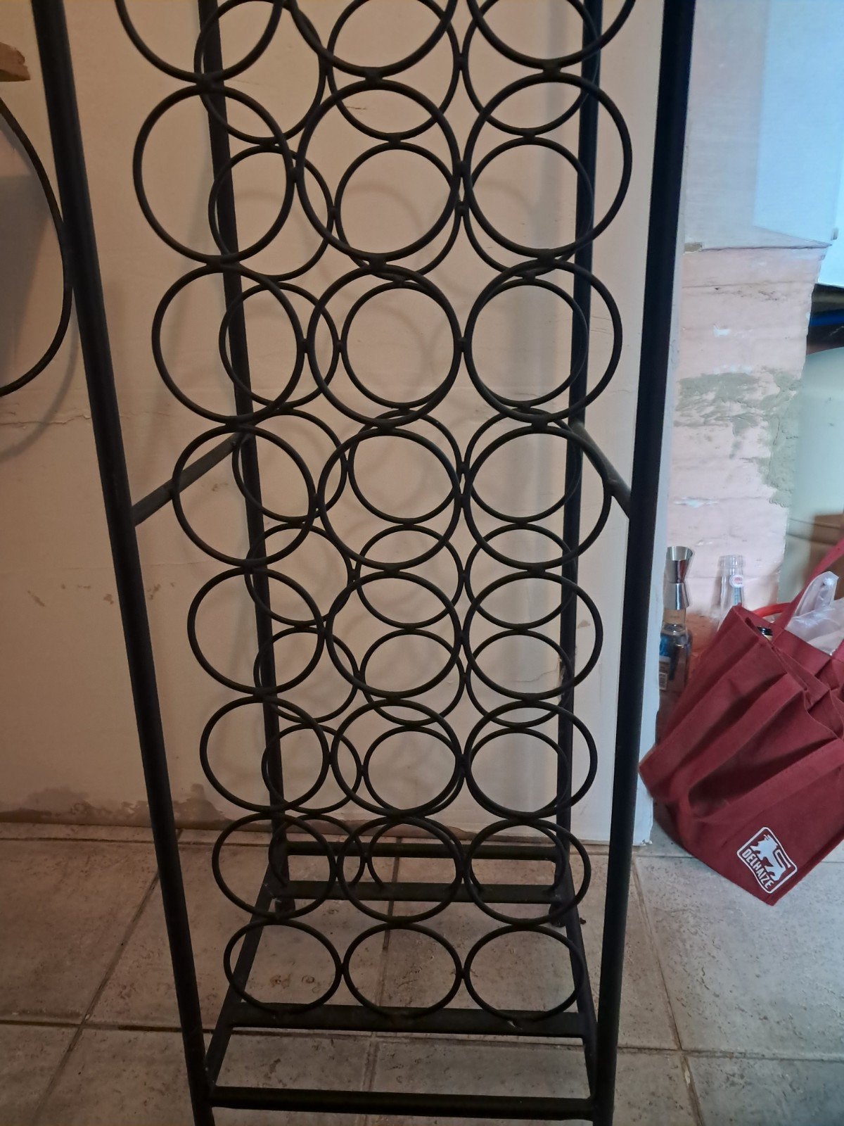 Metalen wijnrek voor 27 flessen, Maison & Meubles, Accessoires pour la Maison | Porte-bouteilles, Enlèvement