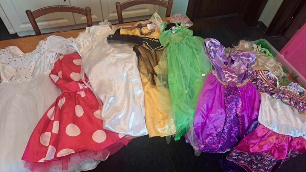 Lot de costumes, Enlèvement ou Envoi