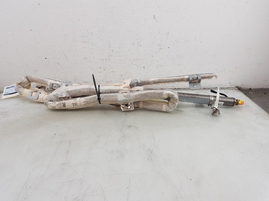 AIRBAG TOIT DROIT Porsche Cayenne II (92A) (01-2010/12-2018), Porsche Deutschland GmbH, Porscheplatz 1
70435  Stuttgart, DE, Porsche