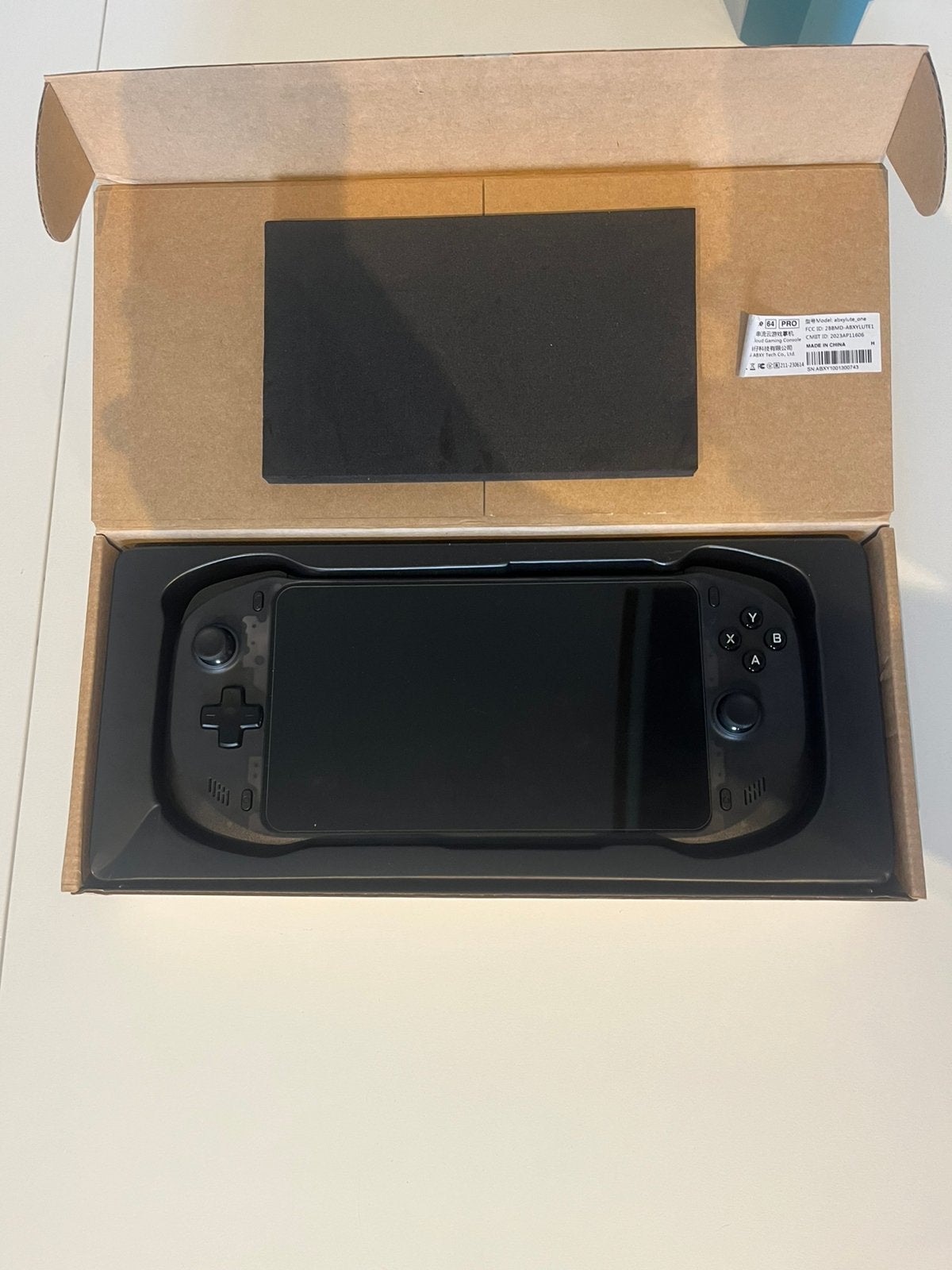 Abxylute one pro handled console topstaat!!, Games en Spelcomputers, Games | Sony PlayStation Portable, Verzenden, Zo goed als nieuw