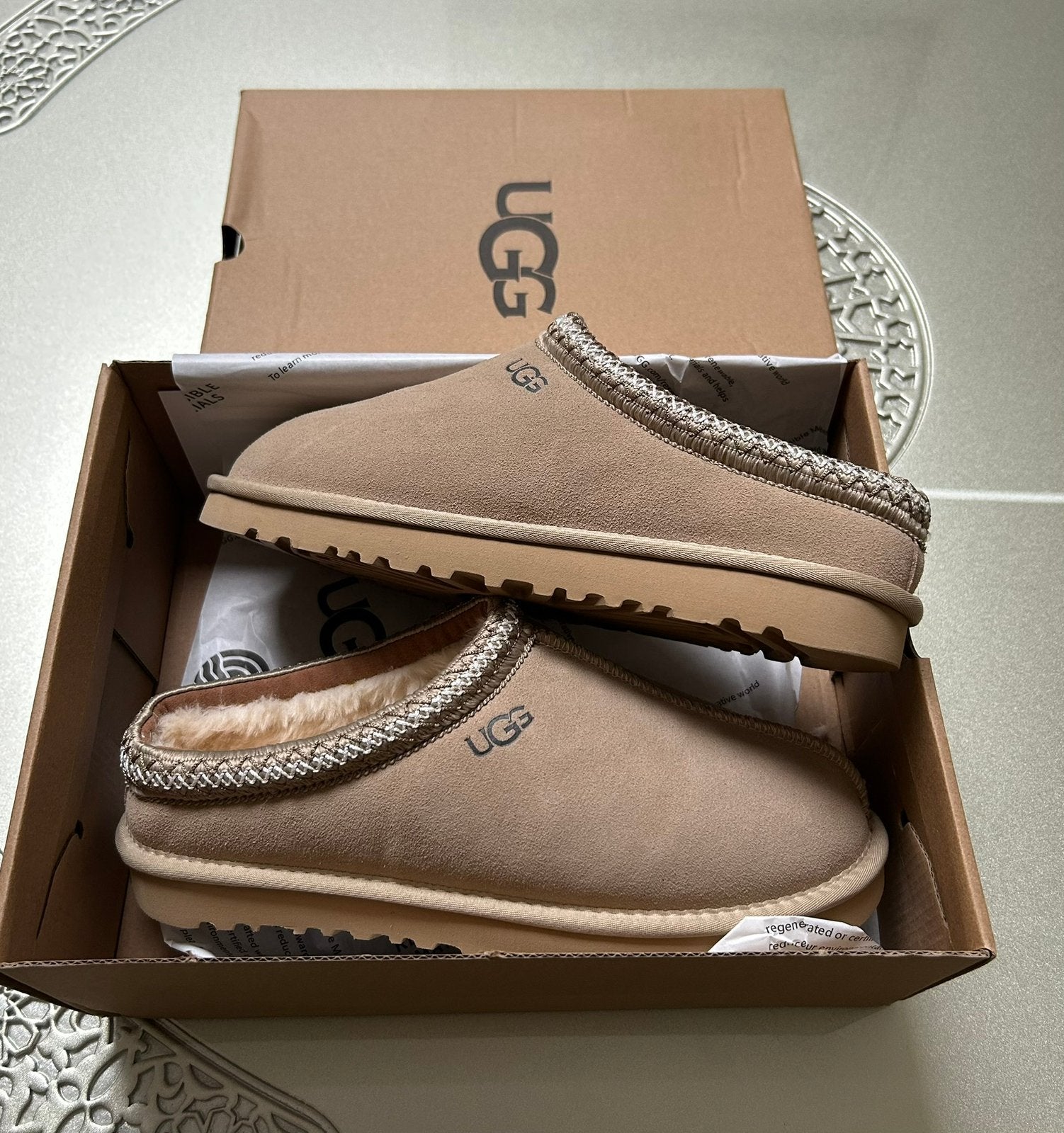 UGG Tasman - 44, Ophalen of Verzenden, Zo goed als nieuw