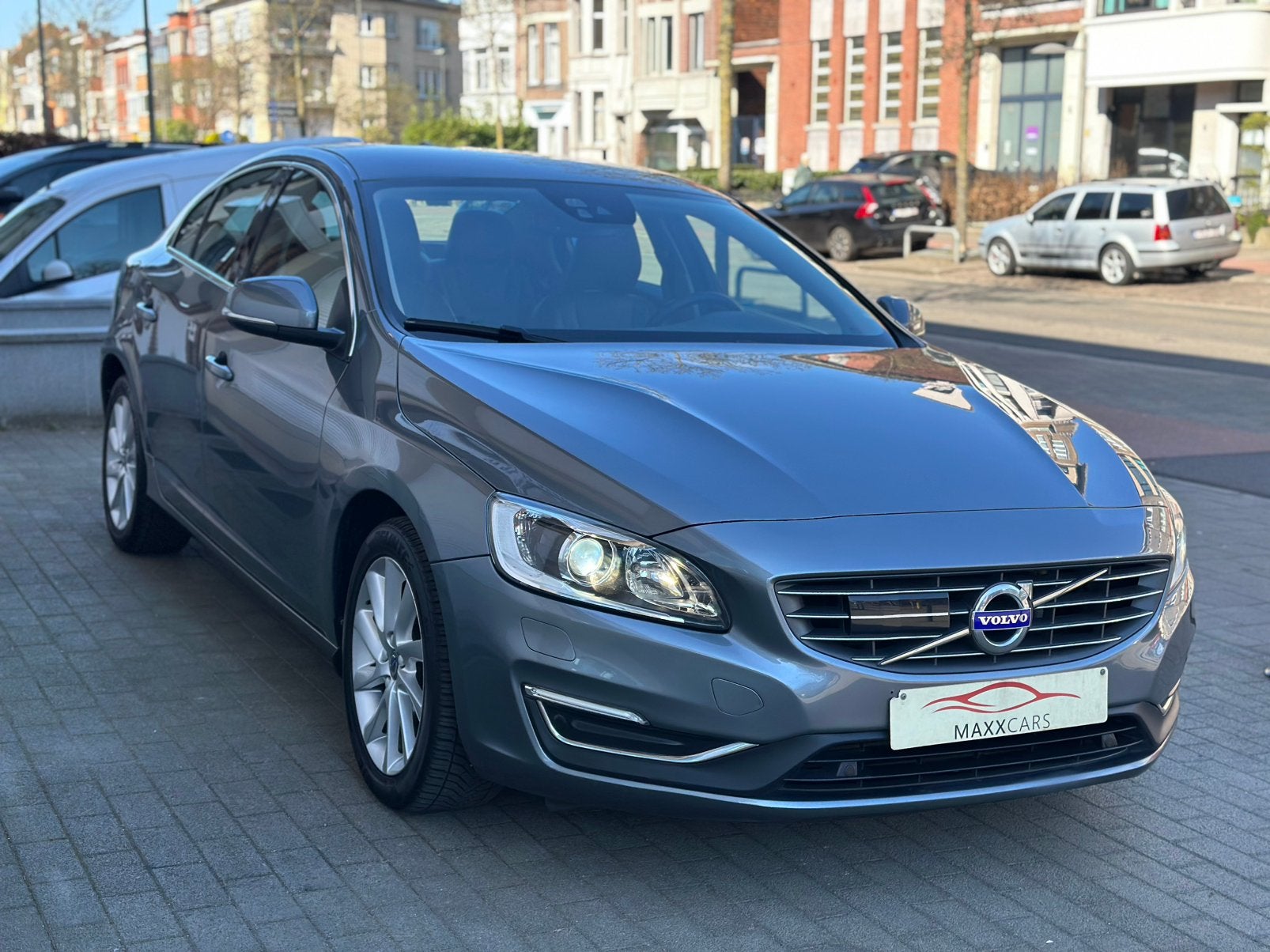 Volvo S60 D3 150pk 2.0d Automatic Xenon Leder Camera Airco, Autos, Cuir, Argent ou Gris, Achat, Entreprise