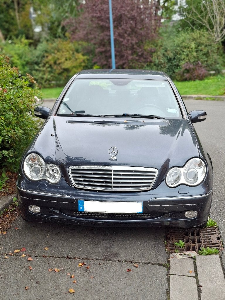 Mercedes à vendre pour pièces complètes, Achat, Boîte manuelle, Noir, 5 portes
