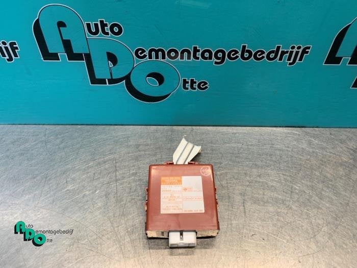 Centrale Deurvergrendelings Module van een Toyota Corolla (C, Gebruikt, -, -, Ophalen of Verzenden