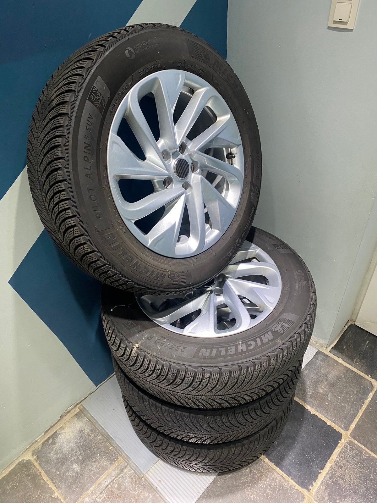 4 roues complètes 18” – Michelin Pilot Alpin 5 SUV, Autos : Pièces & Accessoires, Pneus et Jantes, Pneus hiver, 18 pouces, Enlèvement