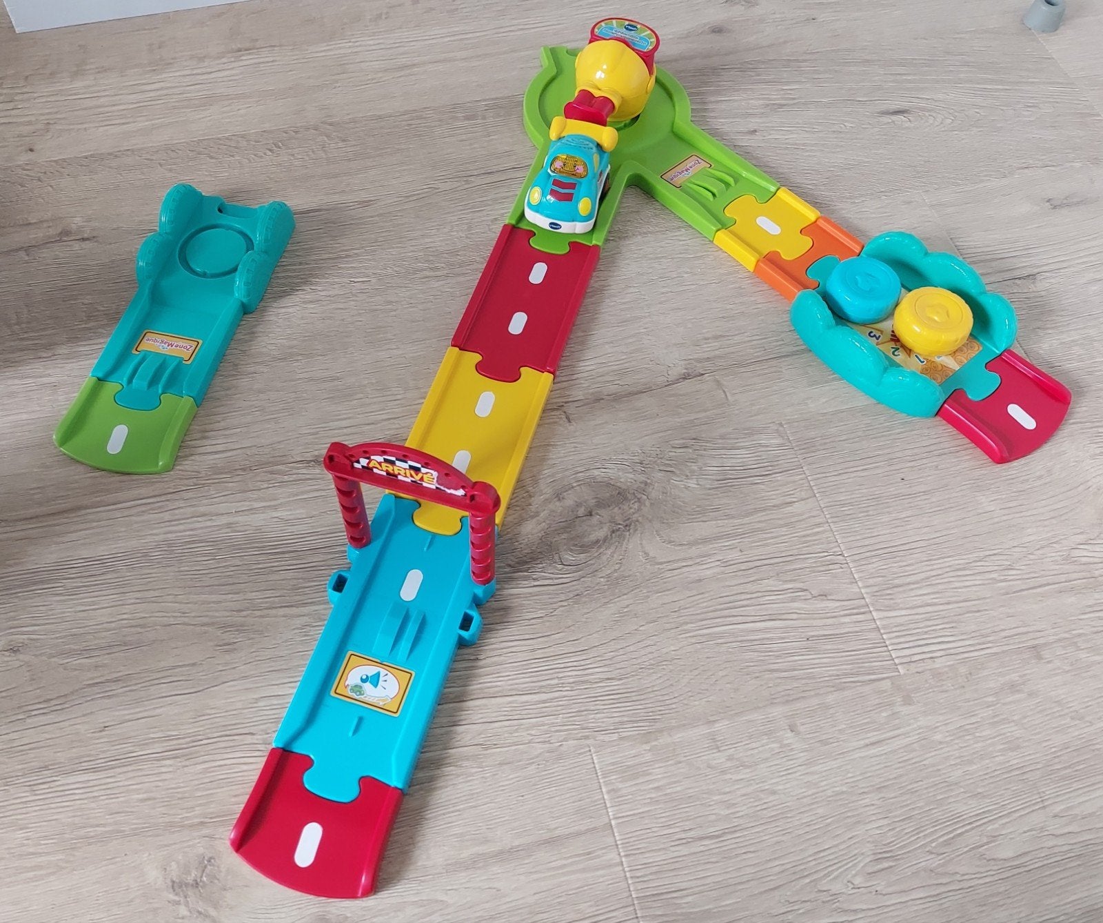 Vtech Tutut bolides - Lanceur push&go + 2 pistes + 1 voiture, Enlèvement