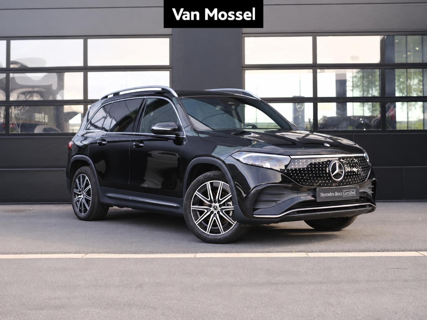 Mercedes-Benz EQB 250+ Star Edition + PANO + TREKHAAK + CARP, Auto's, Dealer onderhouden, Stof, Lane Keeping Assist, Zwart