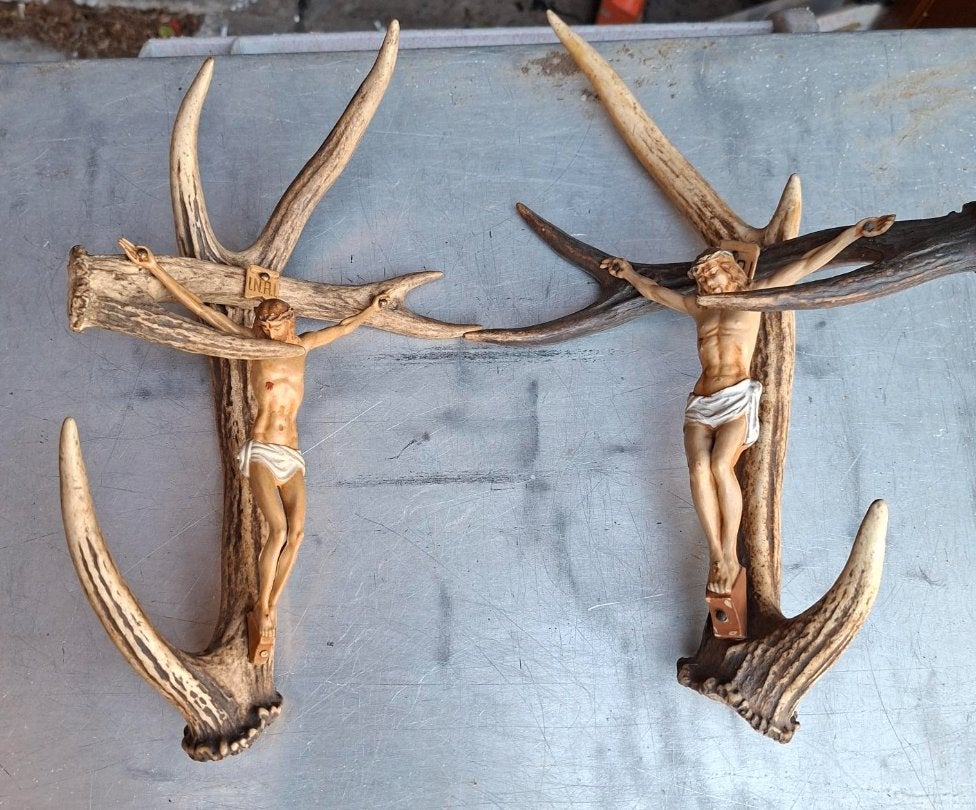 DEUX FOIS Kruxifix sur cerf, Collections, Religion, Enlèvement ou Envoi, Comme neuf, Image, Christianisme | Catholique