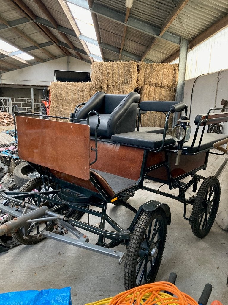 Calèche 1 ou 2 chevaux, très bon état., Animaux & Accessoires, Comme neuf, Wagonette, Cheval