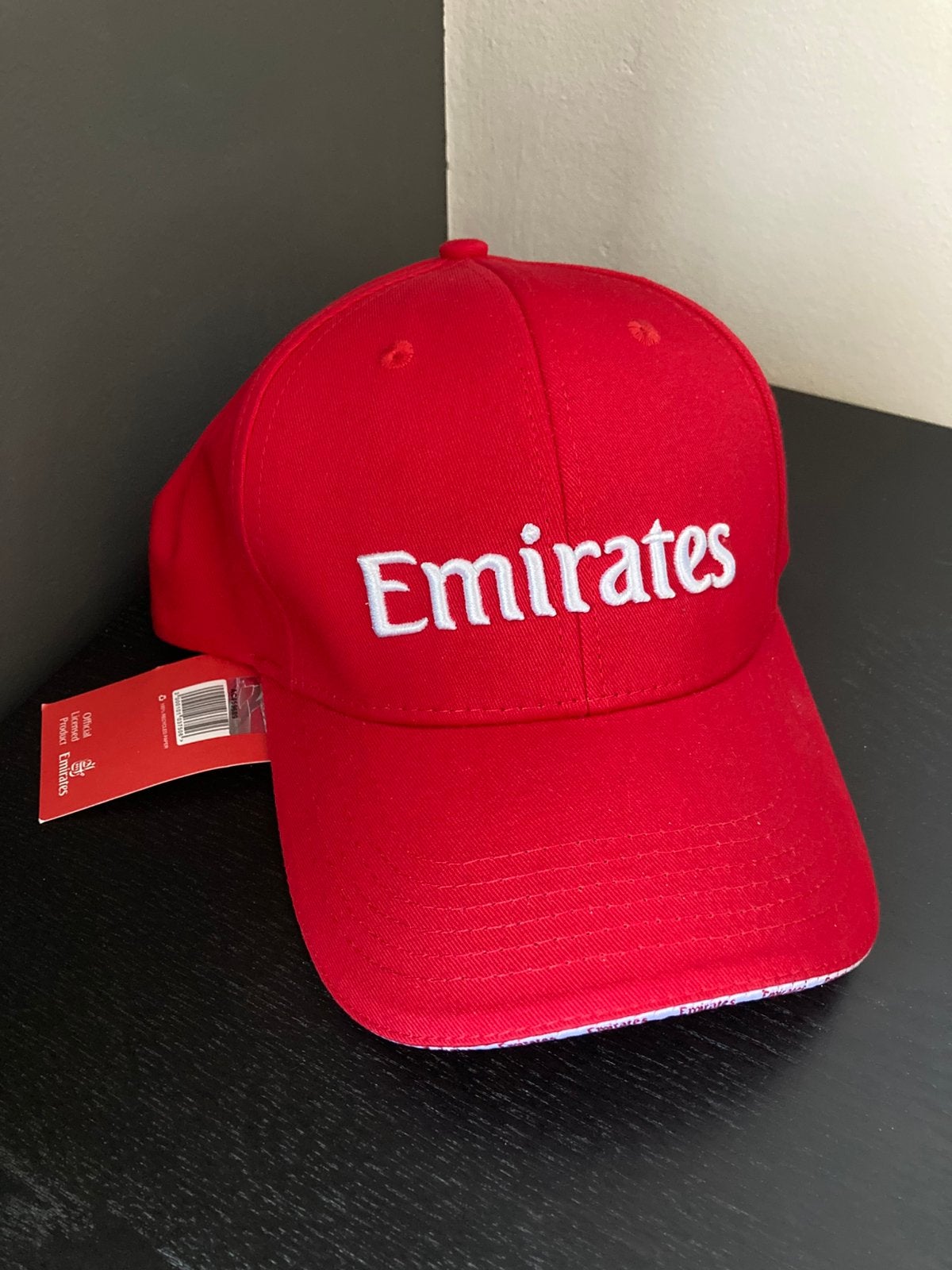 Emirates Fly Better Cotton Cap Red, Ophalen of Verzenden, Zo goed als nieuw, Overige typen